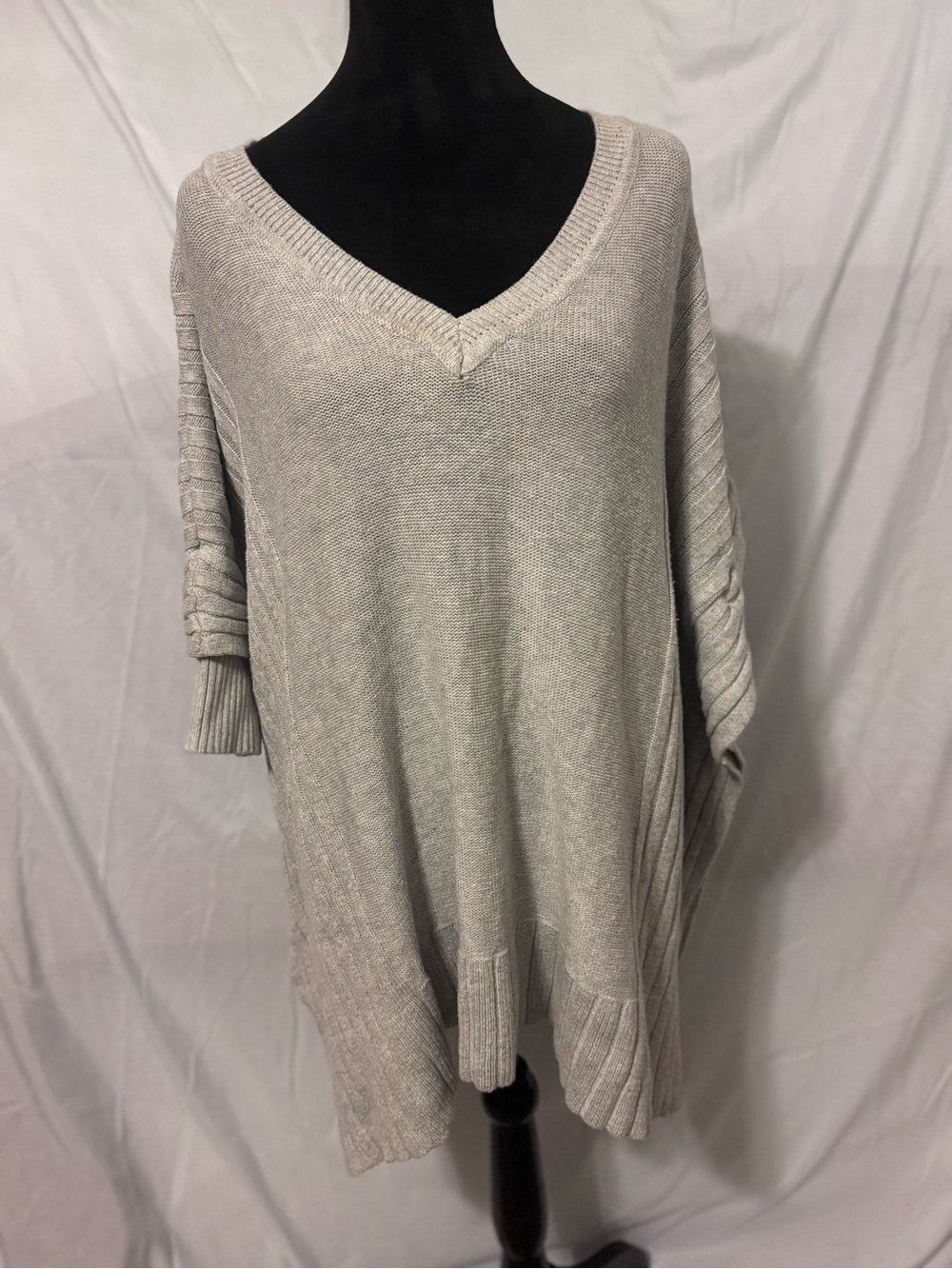 Simply Vera Vera Wang Light Gray Ribbed Sleeve Knit Poncho Sweater